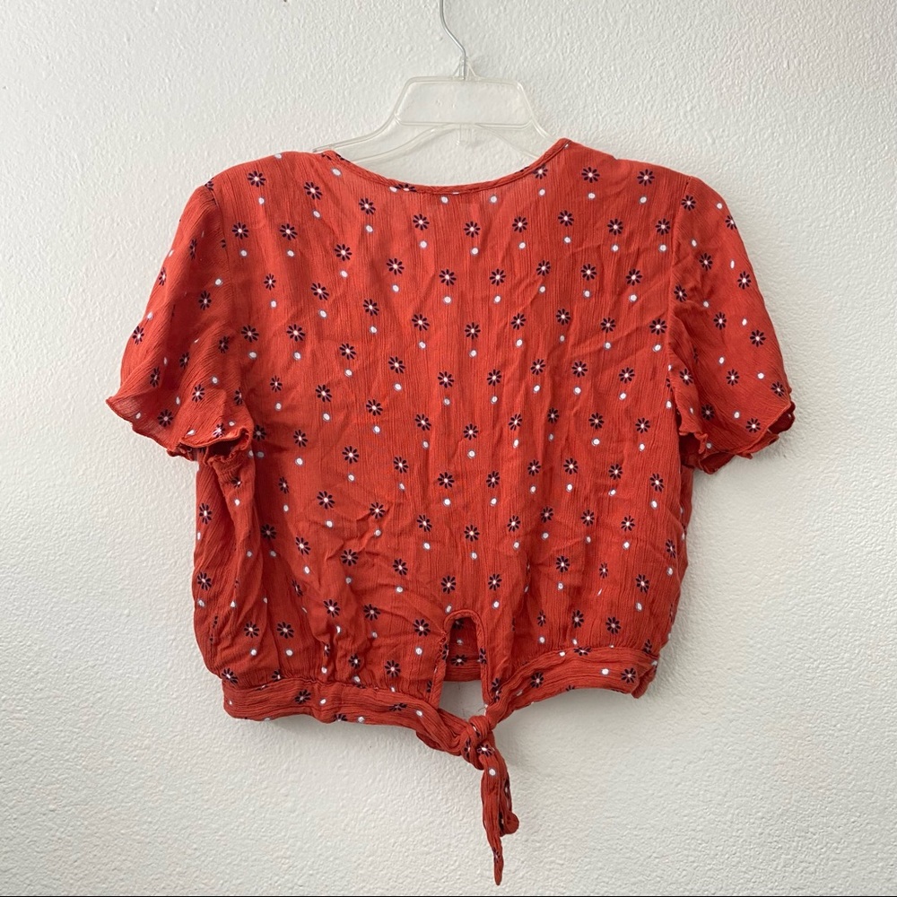 Patrons of Peace Short Sleeve Floral Crop Top with back tie - Picture 5 of 7